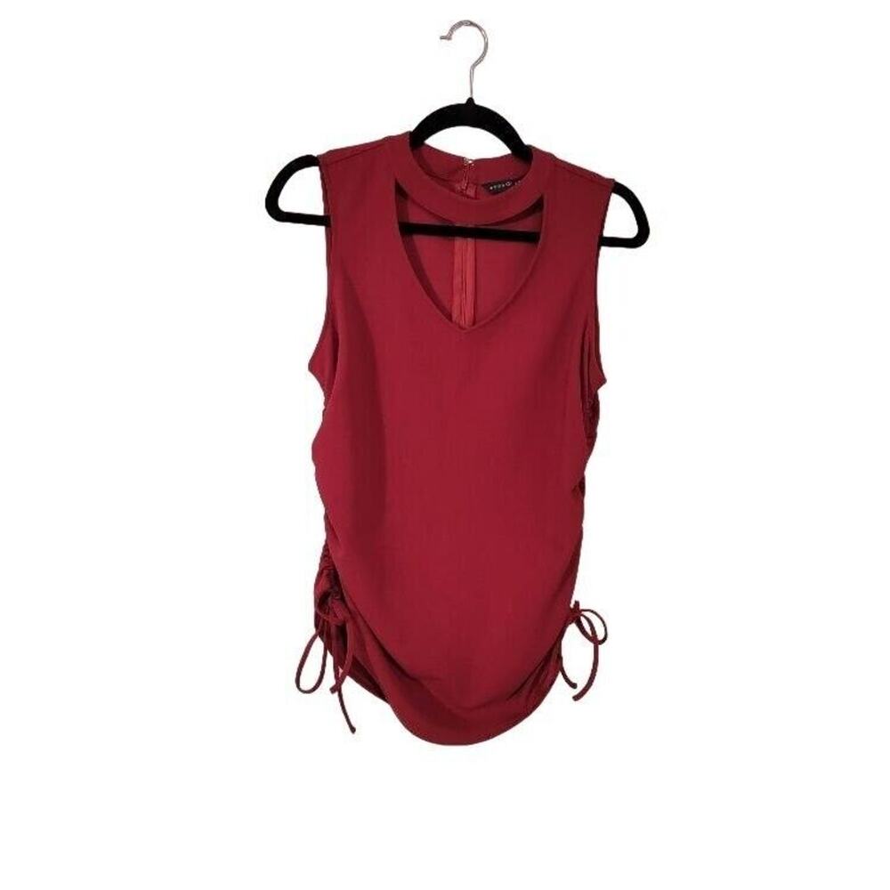 Dora Landa Sleeveless Red Top Red Sz M V-Neck Stretch Cinched Waist‎